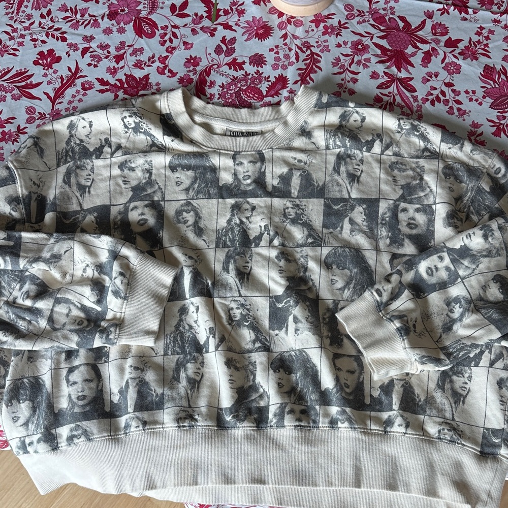 Taylor Swift Black and Cream Graphic Crewneck Sweatshirt